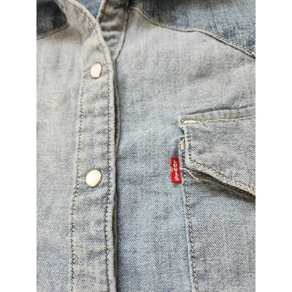 Levi’s Western Pearl Snap Denim Shirt Light Wash Button Down Women’s Small EUC - Picture 3 of 8